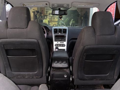 Used 2012 GMC Acadia SLE image 12