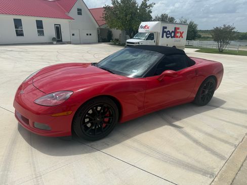 Used 2007 Chevrolet Corvette Convertible w/ Preferred Equipment Group RWD image 8
