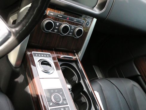 Used 2017 Land Rover Range Rover HSE image 13