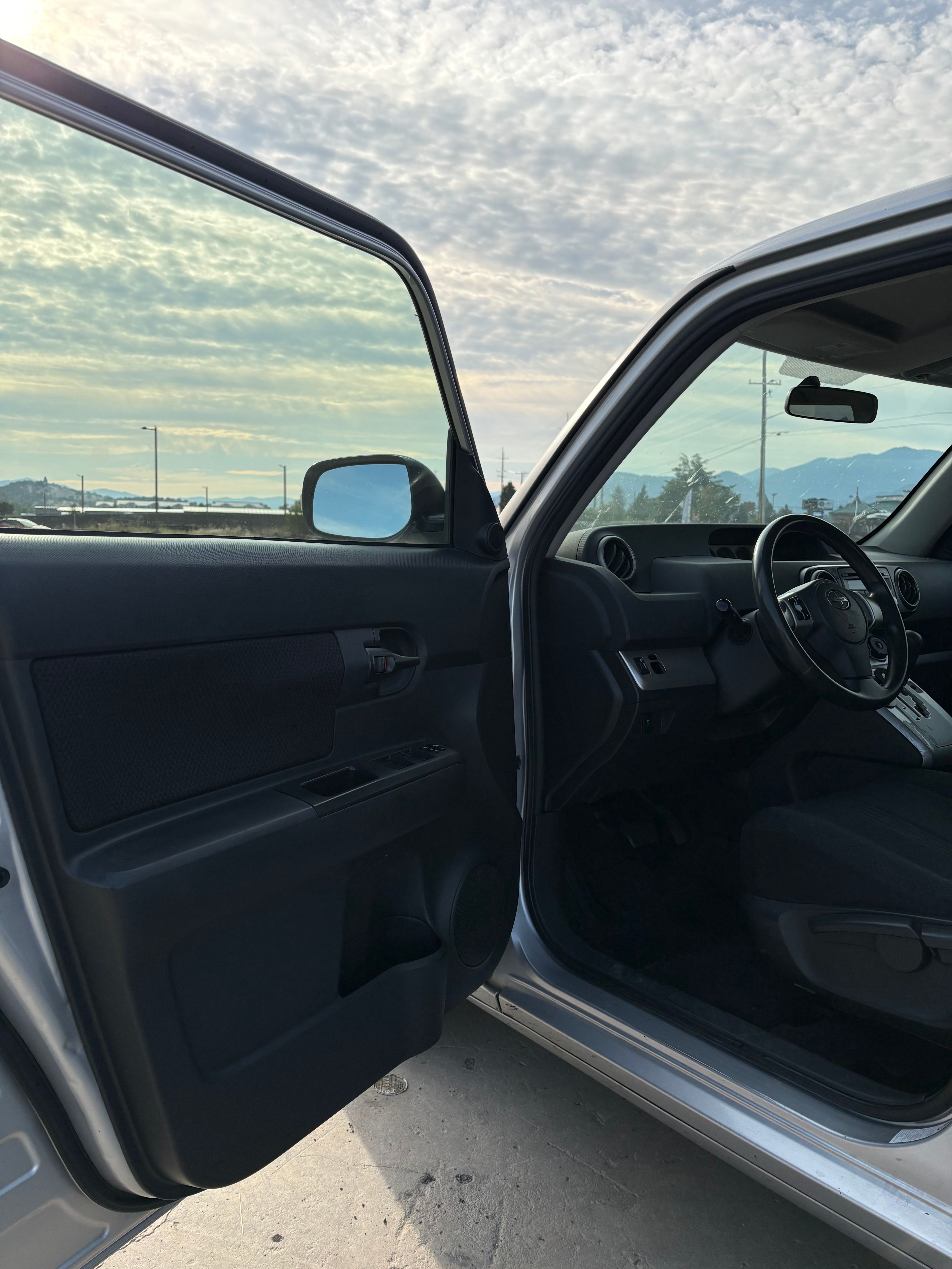 Used 2008 Scion xB FWD image 12