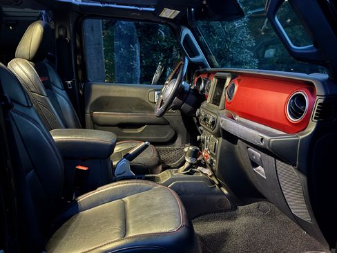 Used 2020 Jeep Gladiator Rubicon AWD/4WD image 17