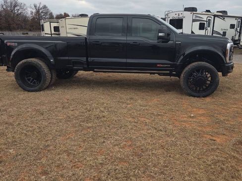 Used 2026 Ford F450 Platinum w/ FX4 Off-Road Package image 5