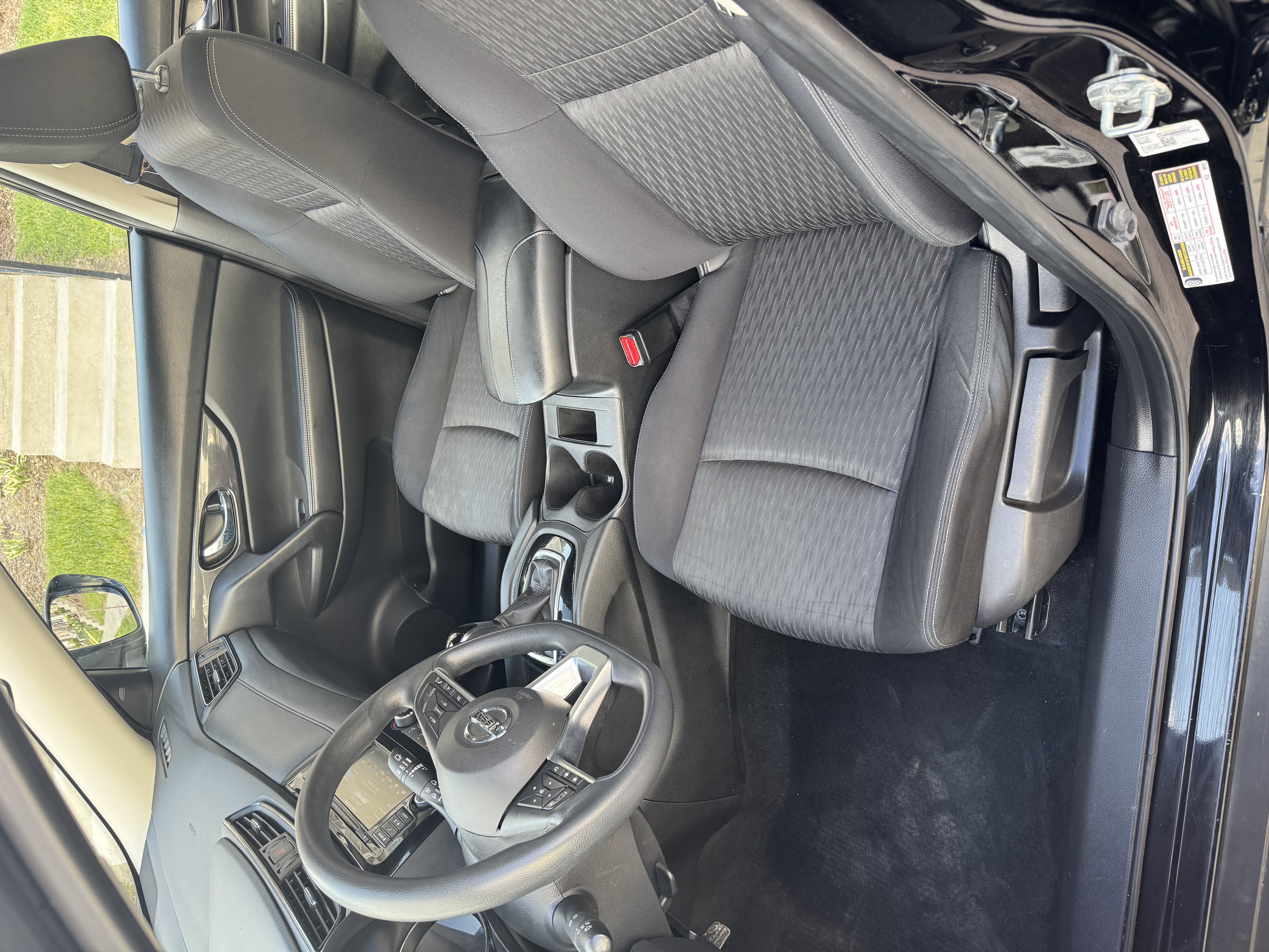 Used 2018 Nissan Rogue S AWD/4WD image 10
