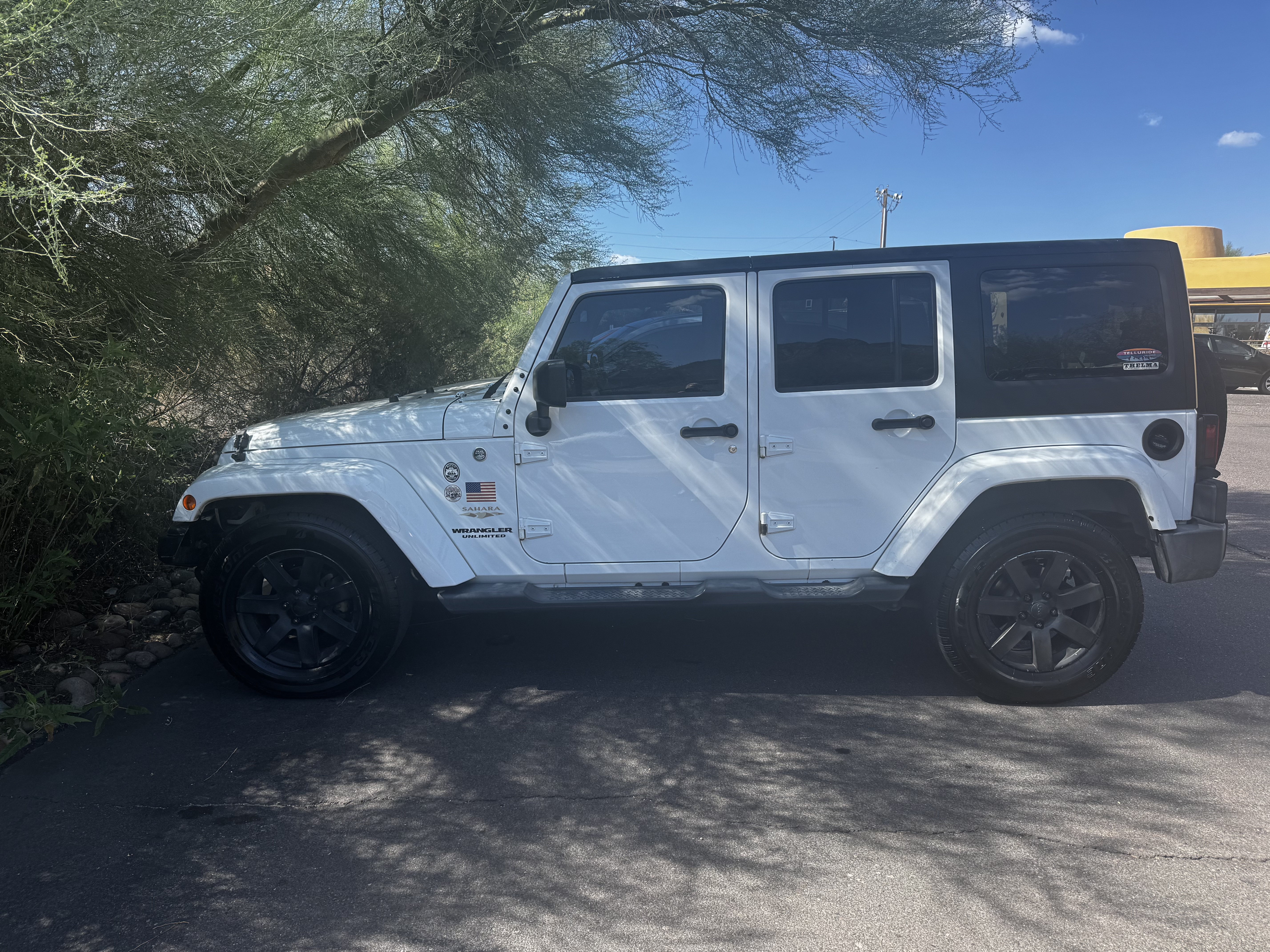 Used 2015 Jeep Wrangler Unlimited Sahara AWD/4WD image 6