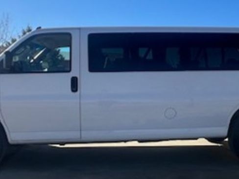 Used 2022 Chevrolet Express 3500 LS image 1