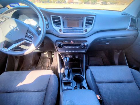 Used 2017 Hyundai Tucson SE image 6