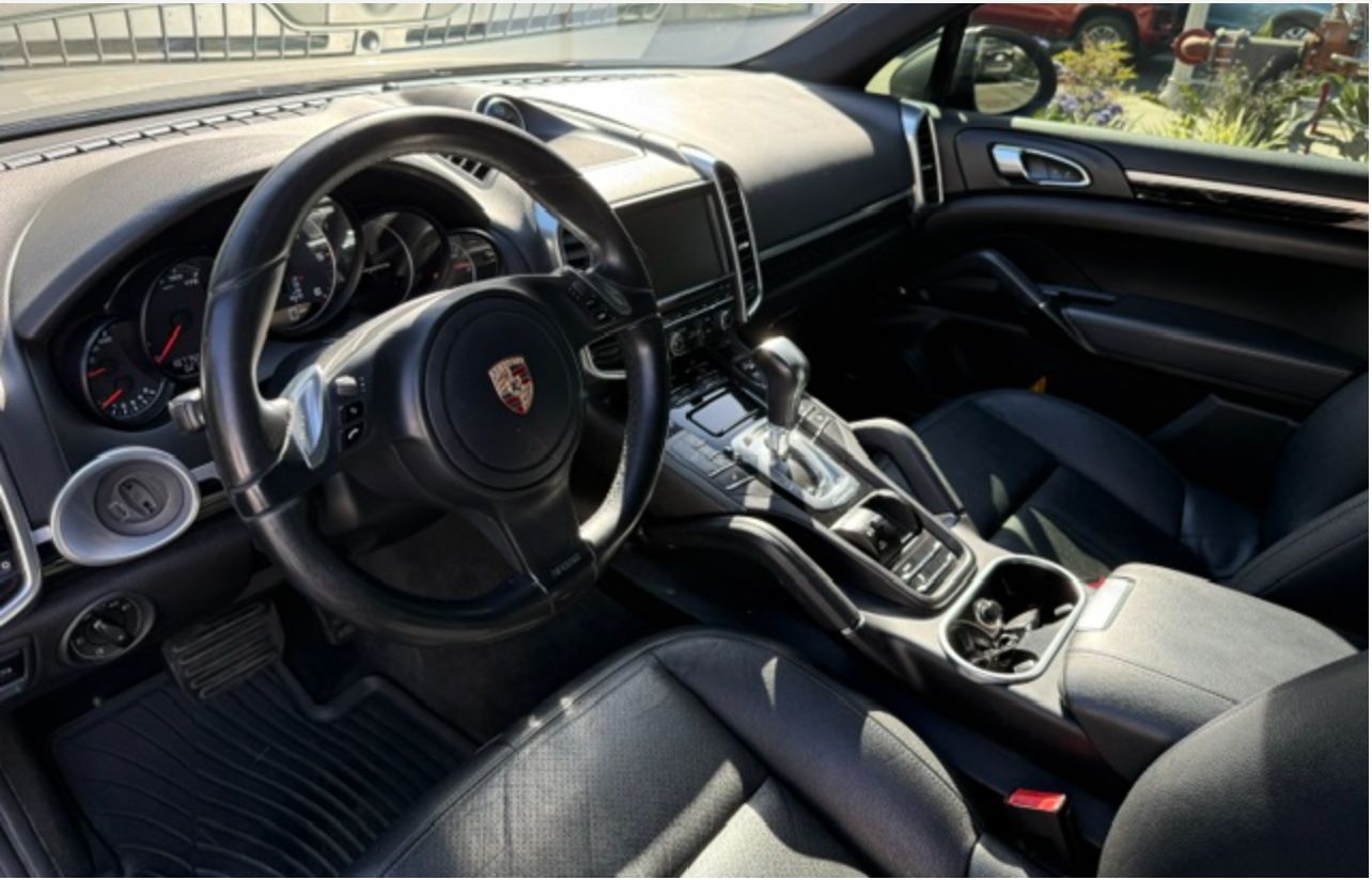 Used 2014 Porsche Cayenne Diesel AWD/4WD image 5