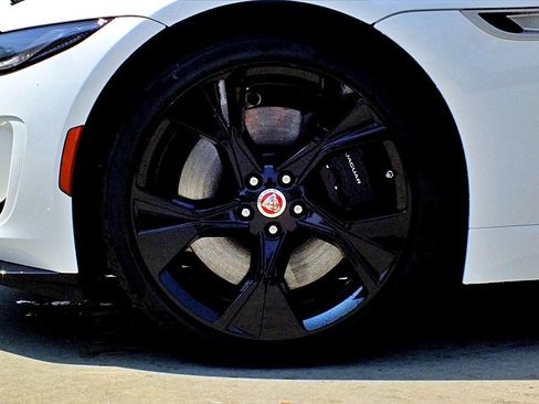 Used 2021 Jaguar F-TYPE R-Dynamic image 4