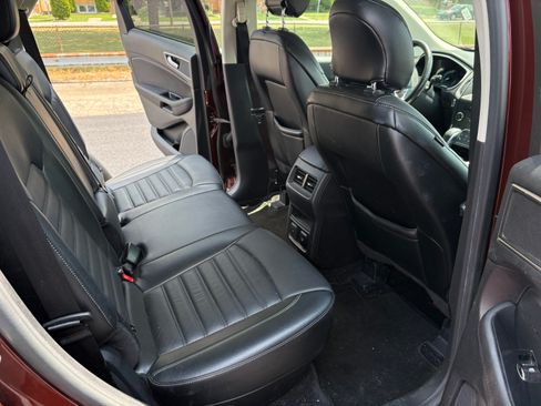 Used 2015 Ford Edge SEL w/ Equipment Group 201A FWD image 14