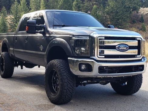 Used 2013 Ford F250 Lariat w/ Lariat Ultimate Pkg image 4