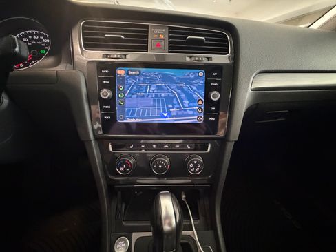 Used 2018 Volkswagen Golf SE FWD image 10