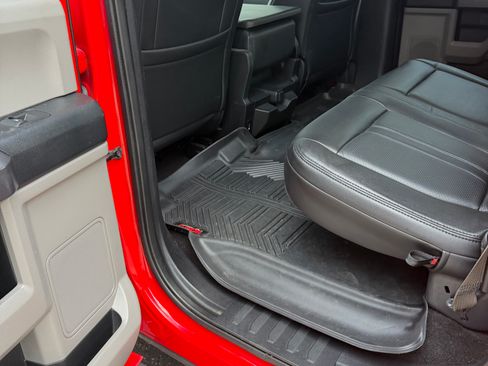 Used 2019 Ford F150 XLT AWD/4WD image 3