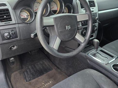 Used 2010 Dodge Charger SXT image 6