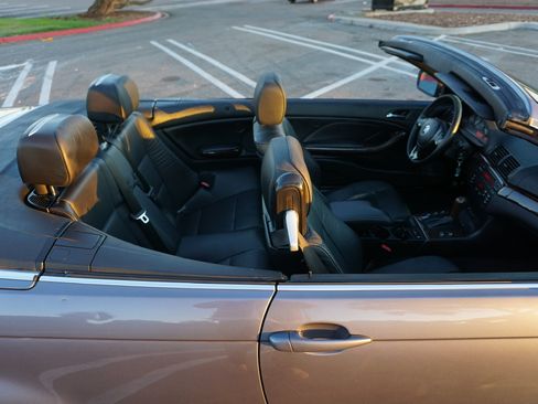 Used 2004 BMW 325Ci Convertible image 10