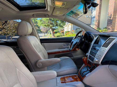 Used 2005 Lexus RX 330 AWD w/ Premium Plus Pkg image 4
