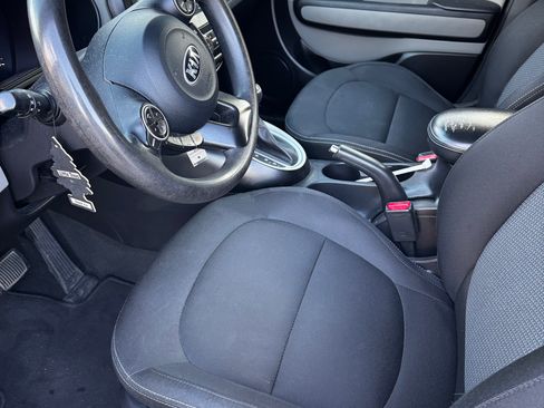 Used 2019 Kia Soul + image 6