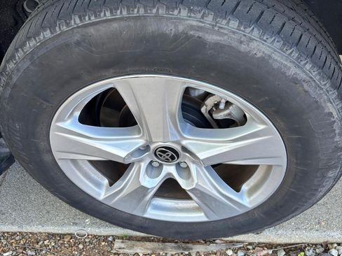 Used 2023 Toyota Highlander LE image 10