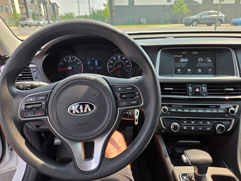 Used 2018 Kia Optima LX FWD image 19