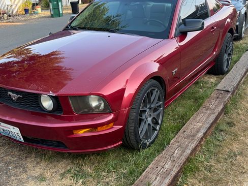 Used 2005 Ford Mustang GT Premium RWD image 1