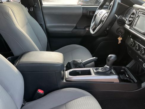 Used 2017 Toyota Tacoma SR5 image 22