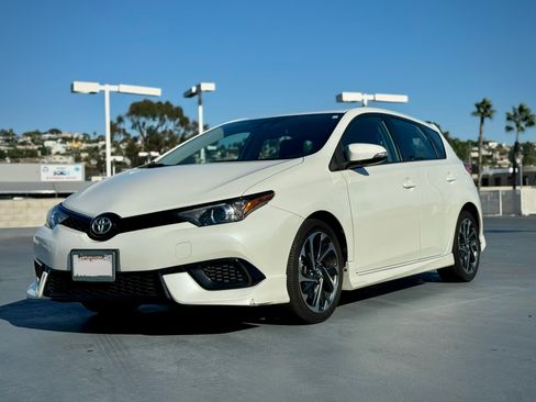 Used 2017 Toyota Corolla iM w/ Carpet Mat Package FWD image 1