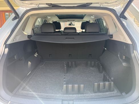 Used 2018 Volkswagen Tiguan SEL AWD/4WD image 11