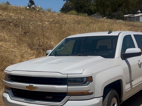 Used 2018 Chevrolet Silverado 1500 LT w/ All Star Edition image 5