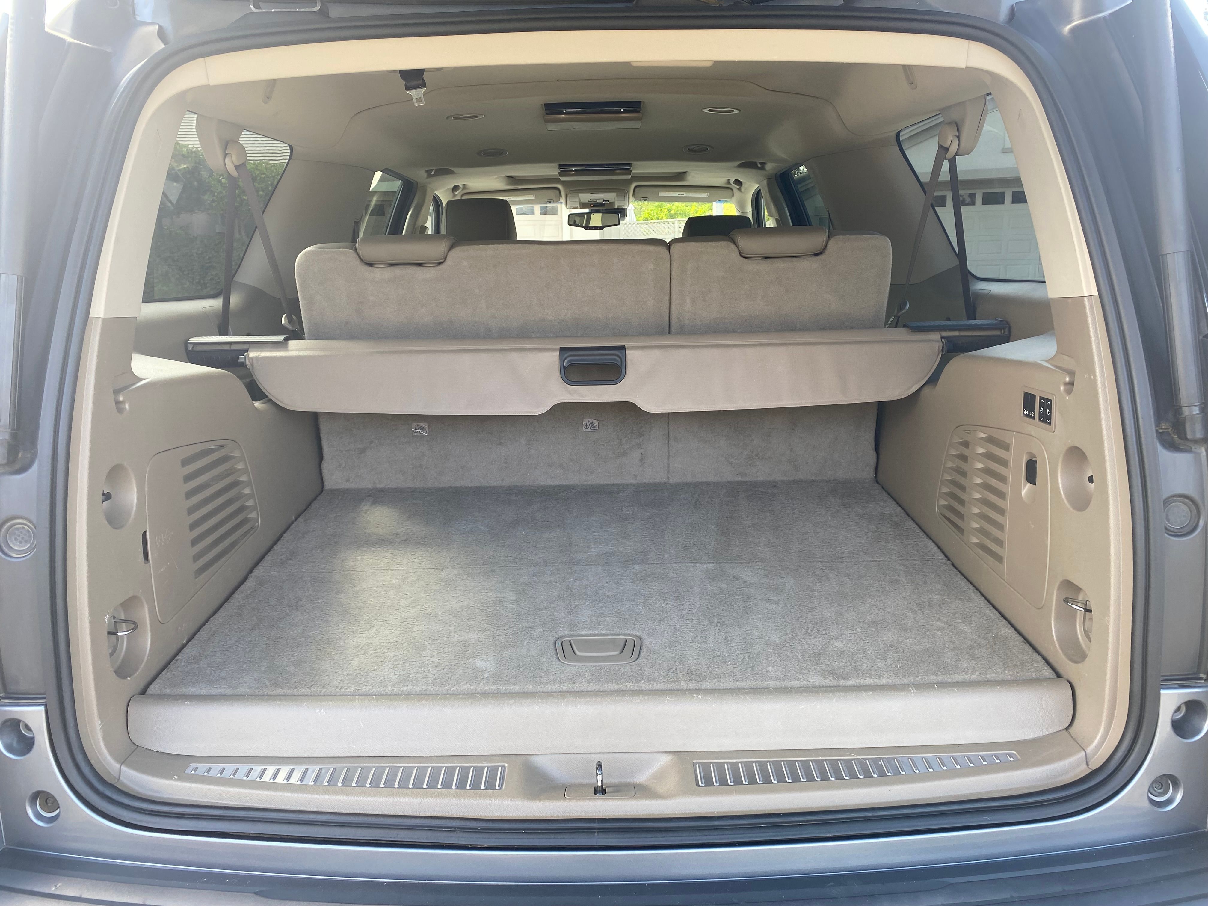 Used 2018 GMC Yukon XL SLT w/ Open Road Package RWD image 9