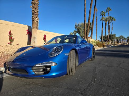 Used 2015 Porsche 911 Targa 4S image 16