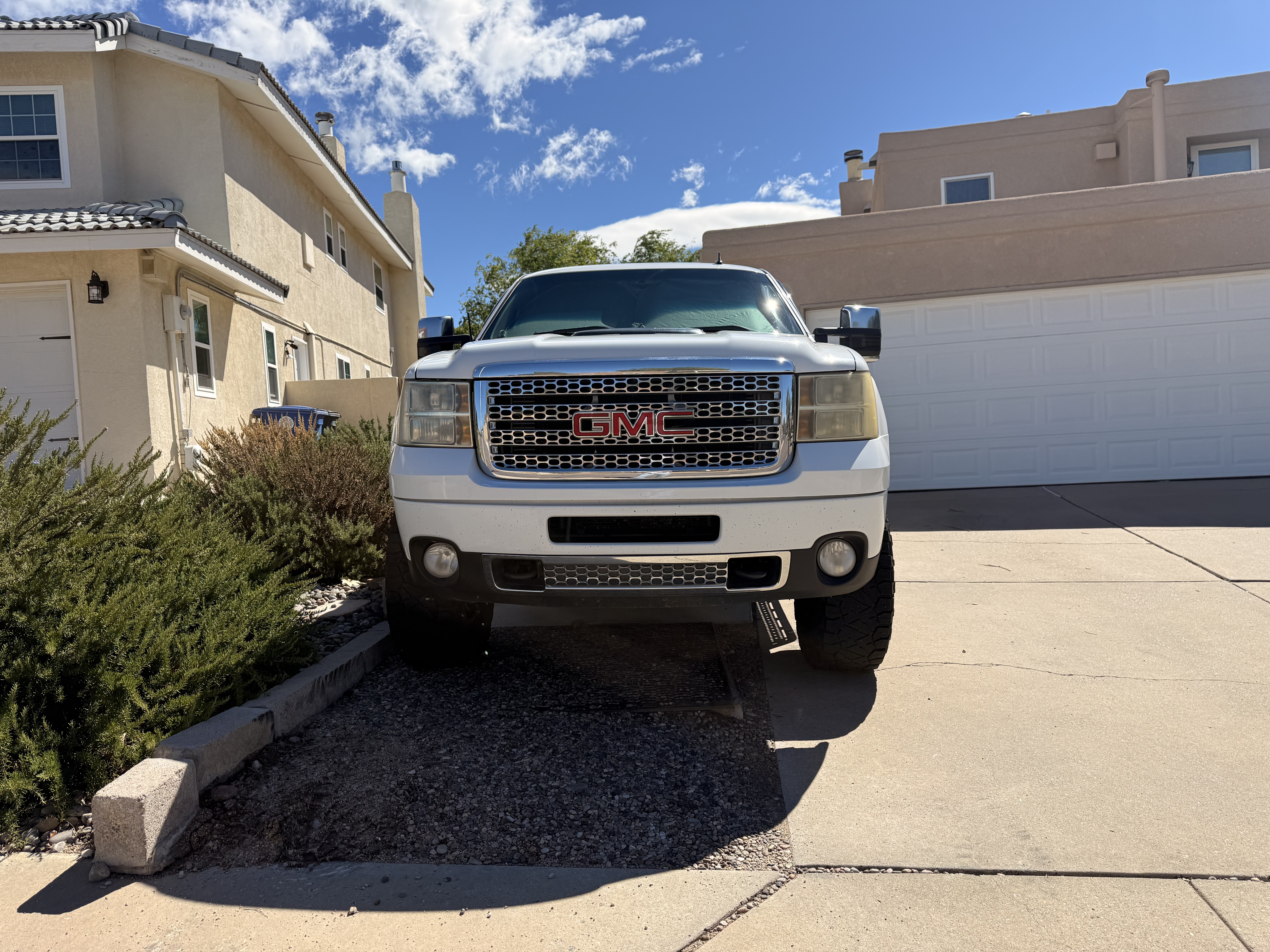 Used 2012 GMC Sierra 2500 Denali w/ Suspension Package, Off-Road AWD/4WD image 5