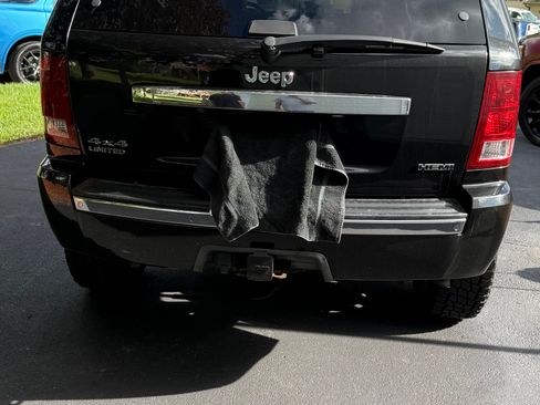Used 2010 Jeep Grand Cherokee Limited w/ Trailer Tow Group IV AWD/4WD image 5