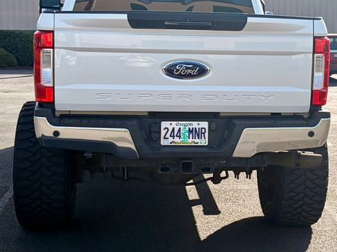 Used 2017 Ford F350 Lariat w/ Lariat Ultimate Package image 4