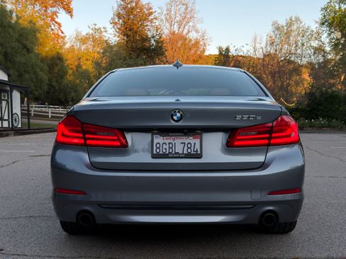 Used 2018 BMW 530e w/ Premium Package 2 image 2