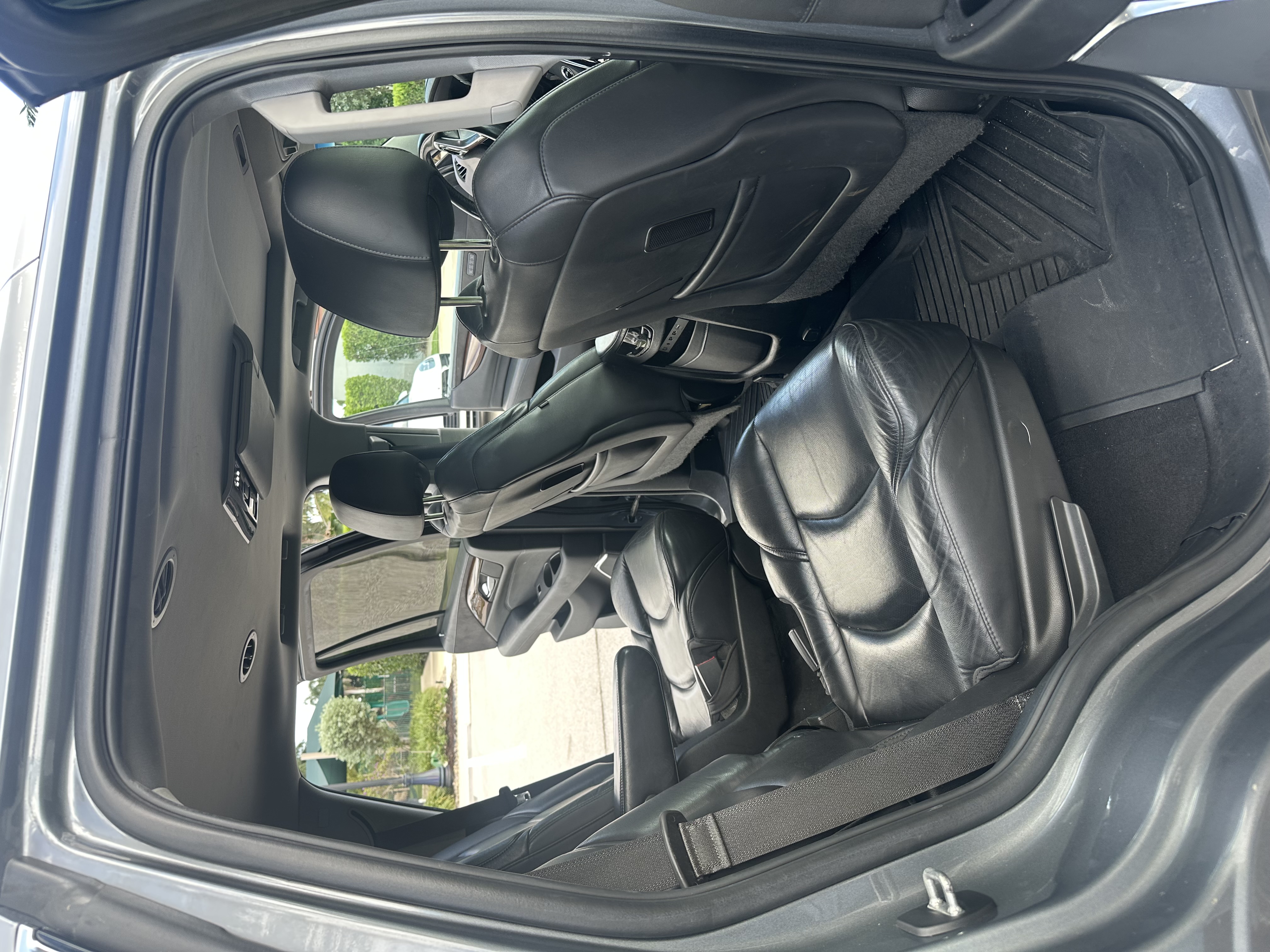 Used 2019 Cadillac Escalade Premium Luxury AWD/4WD image 10