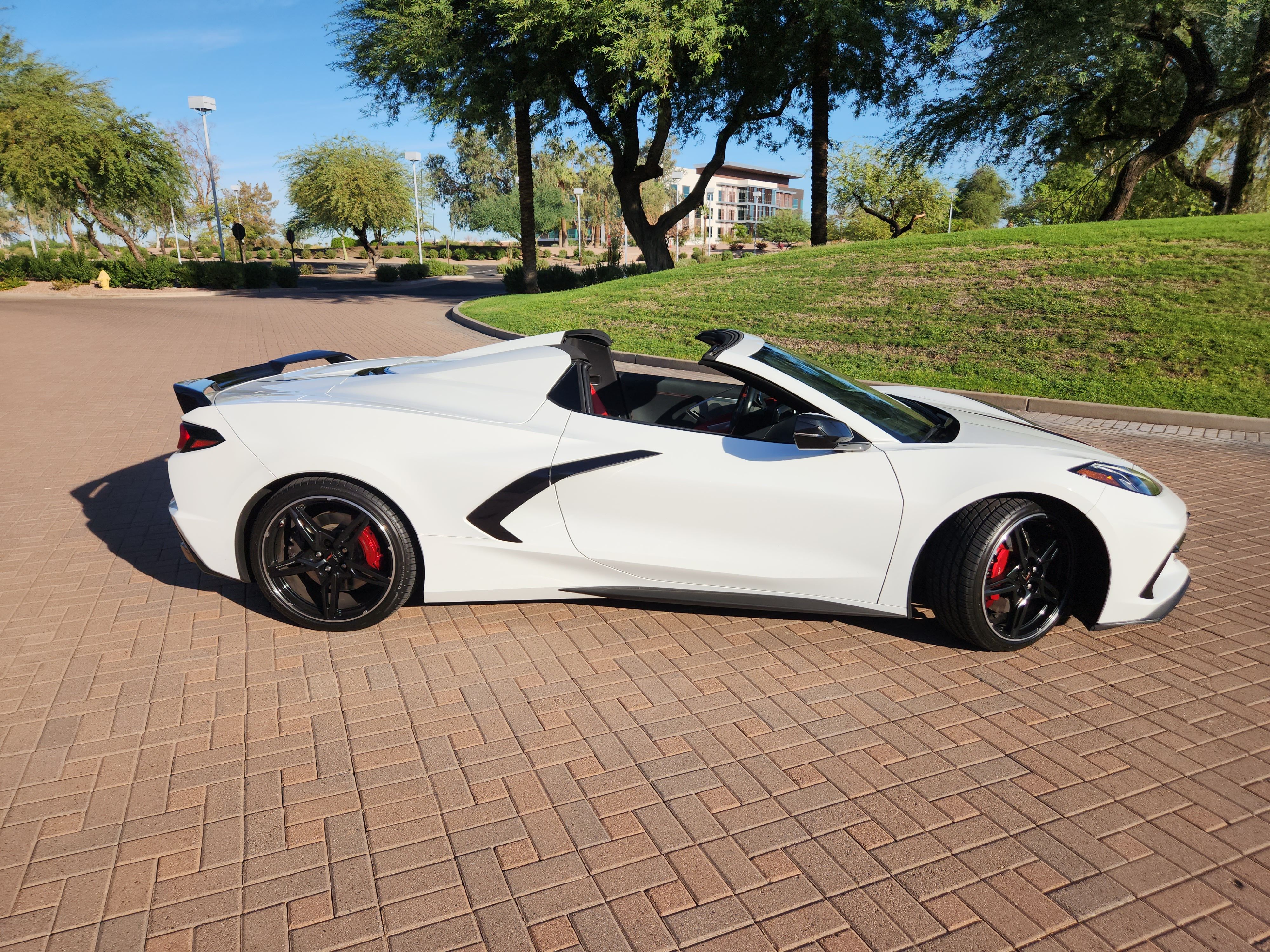 Used 2022 Chevrolet Corvette Stingray Preferred Conv w/ Z51 Performance Package RWD image 8