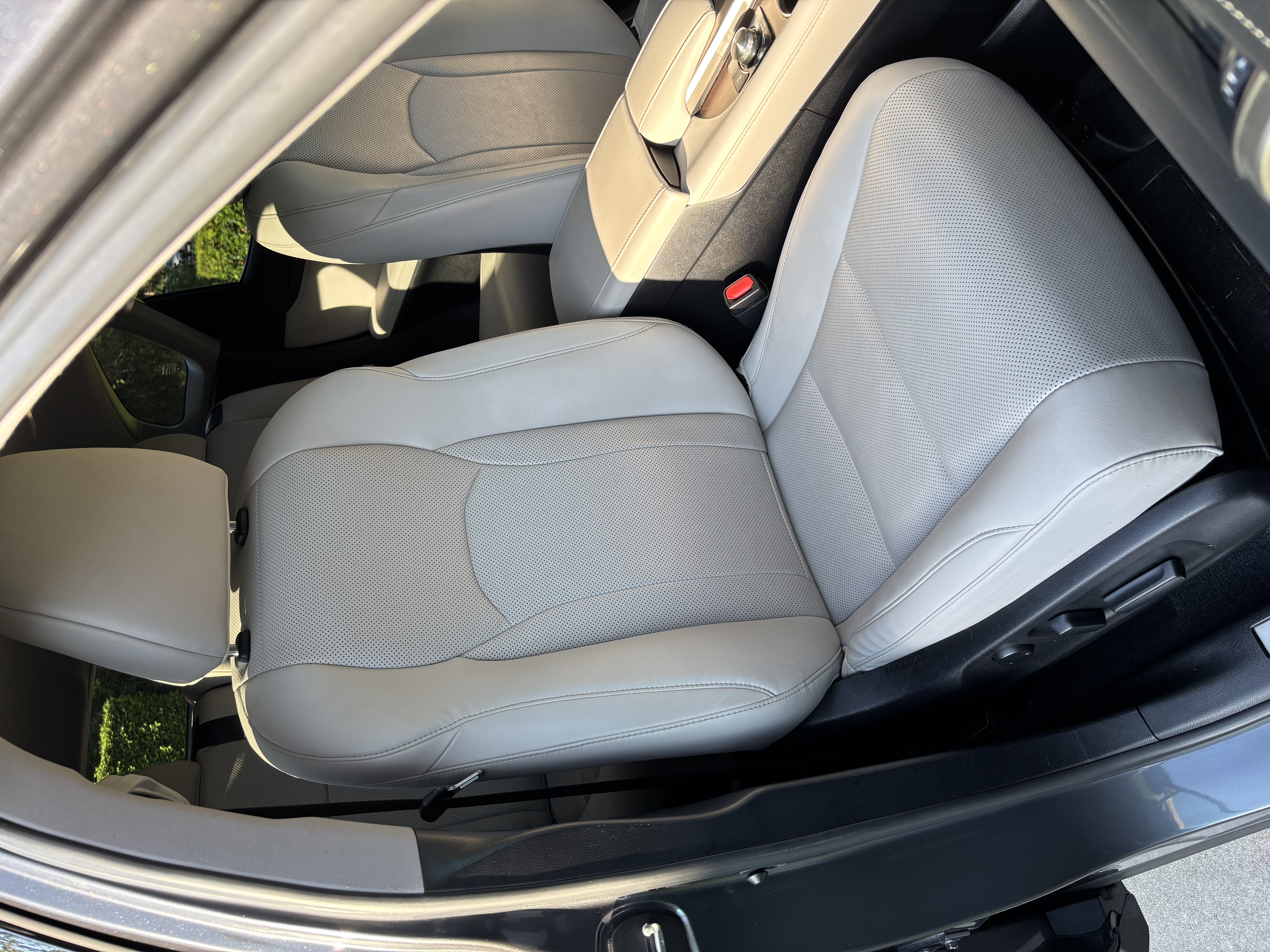 Used 2022 Lexus RX 350L FWD w/ Premium Package image 8