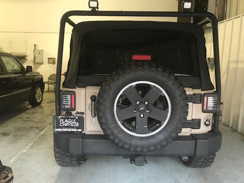 Used 2016 Jeep Wrangler Unlimited Sport image 9