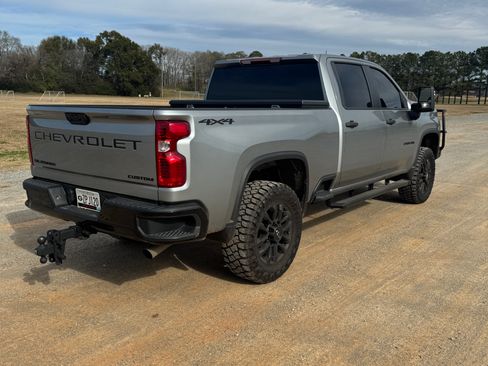 Used 2025 Chevrolet Silverado 2500 Custom w/ Custom Value Package image 9