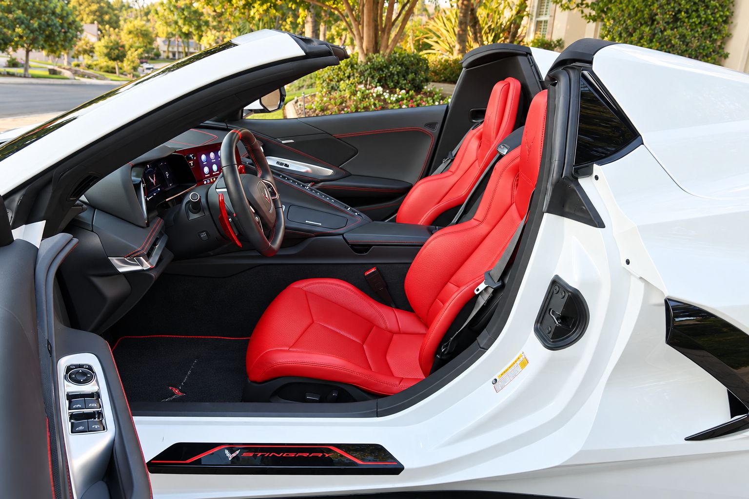 Used 2022 Chevrolet Corvette Stingray Convertible w/ 1LT RWD image 19