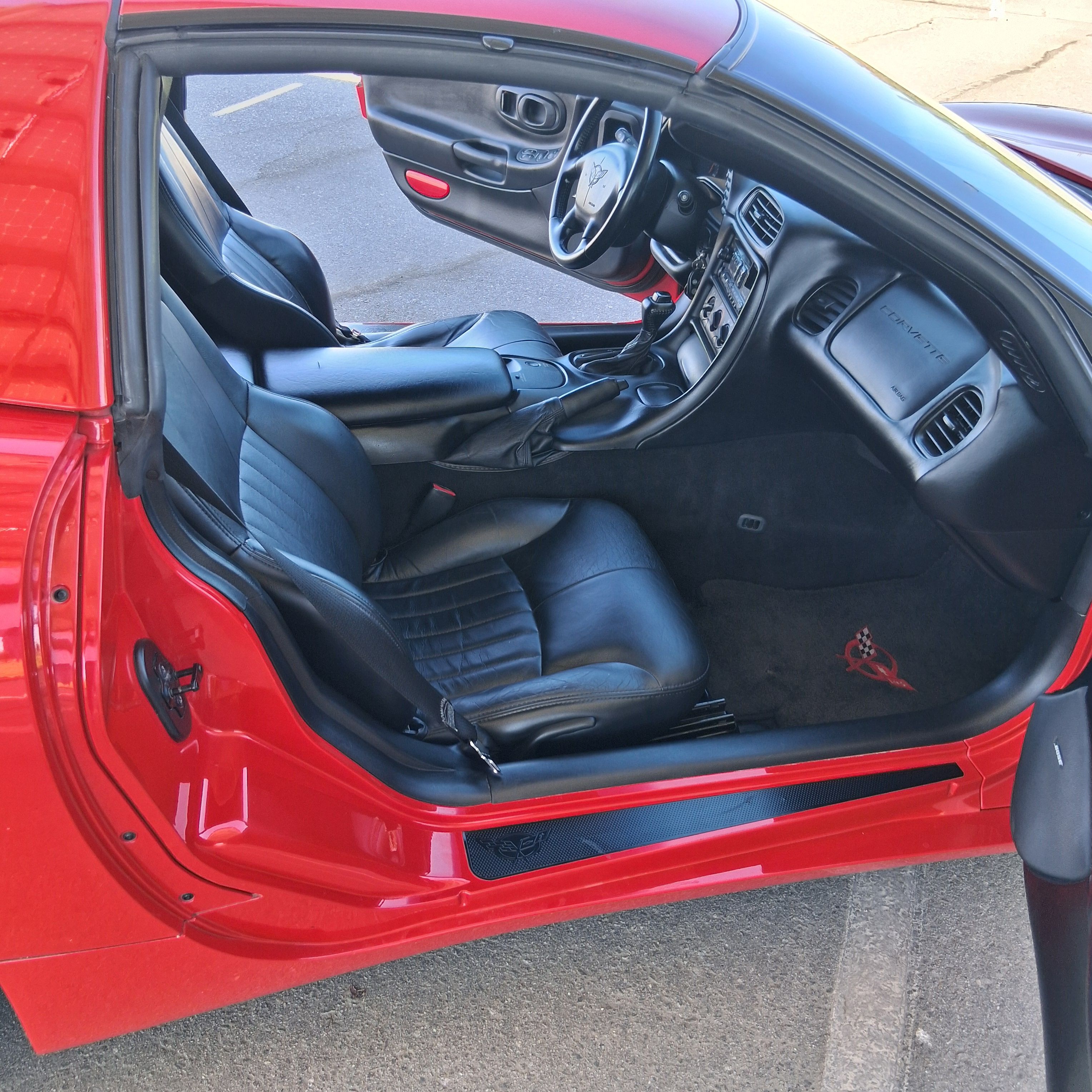 Used 2002 Chevrolet Corvette Coupe RWD image 13