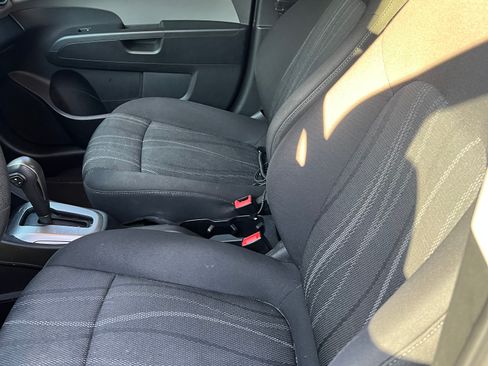 Used 2015 Chevrolet Sonic LT image 6