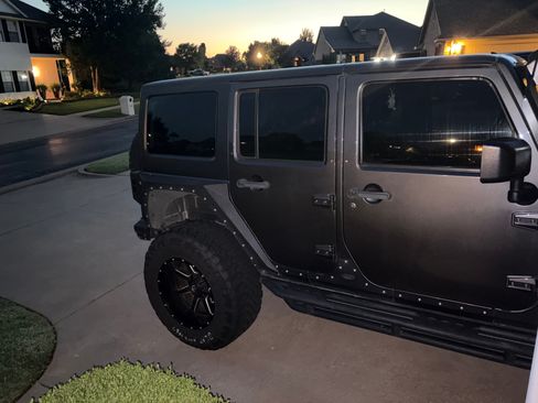 Used 2017 Jeep Wrangler Unlimited Sport w/ Quick Order Package 24S AWD/4WD image 5