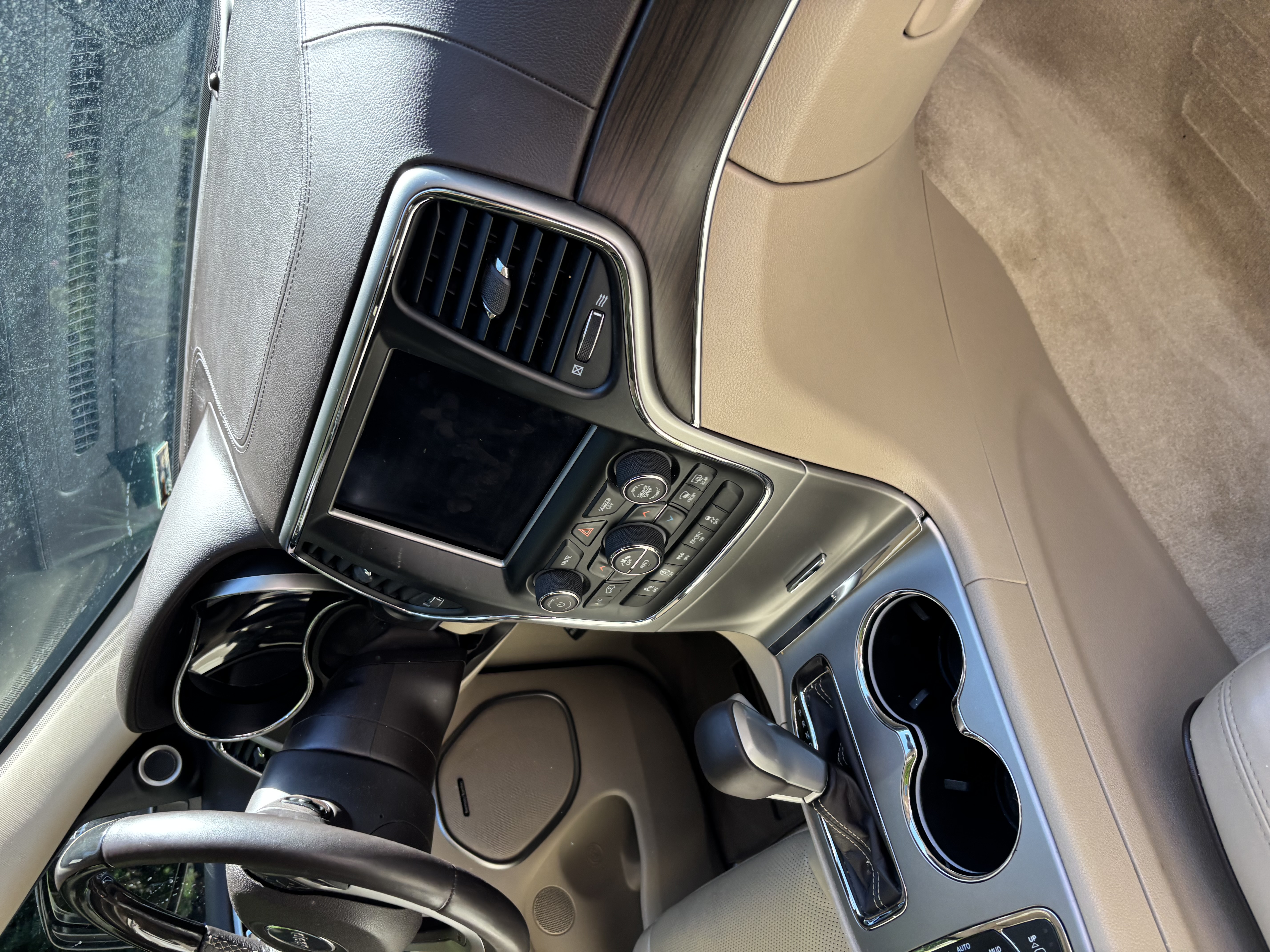 Used 2018 Jeep Grand Cherokee Overland AWD/4WD image 19