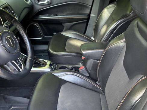 Used 2018 Jeep Compass Latitude w/ Cold Weather Group AWD/4WD image 6