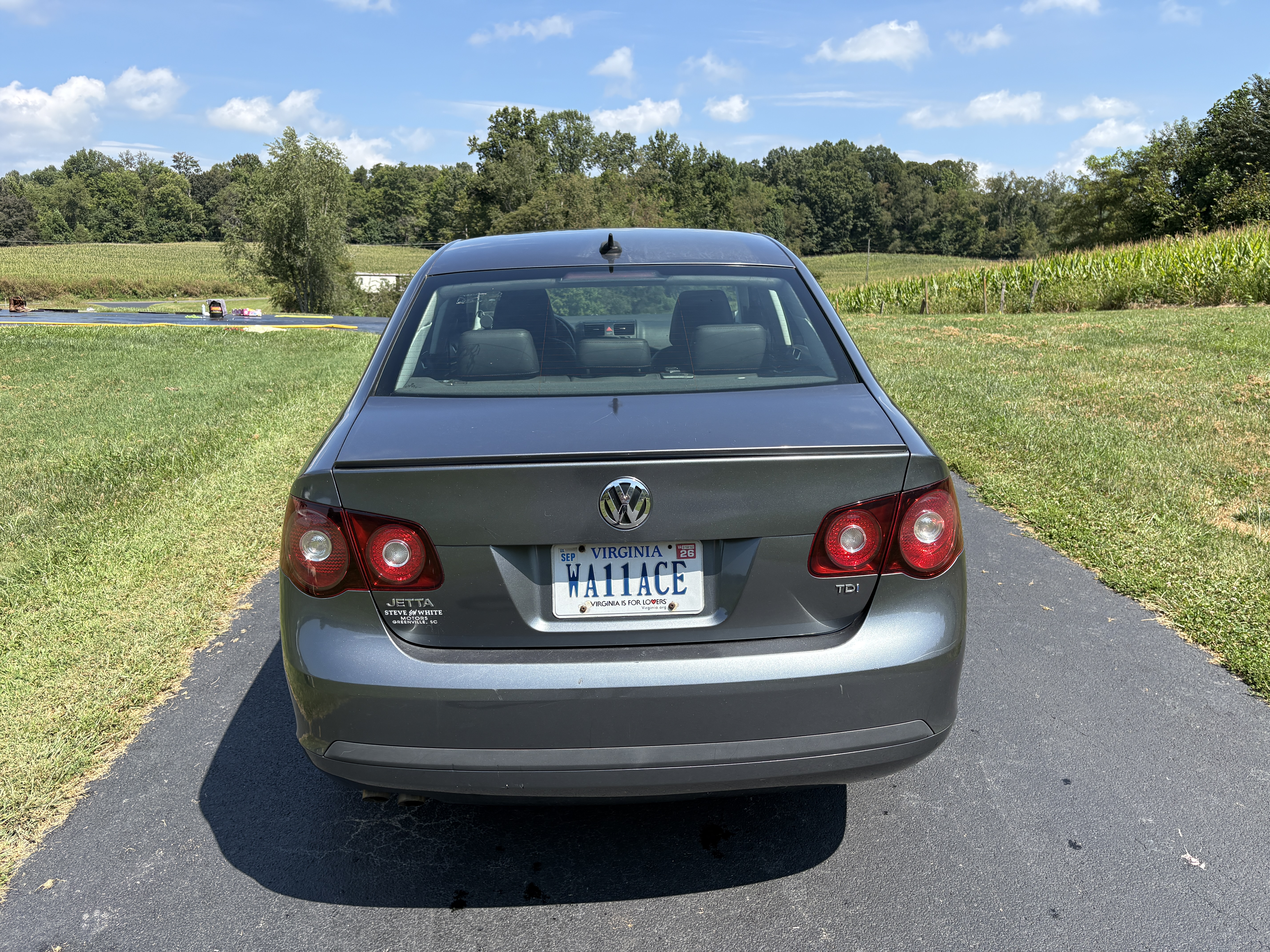 Used 2010 Volkswagen Jetta TDI FWD image 6