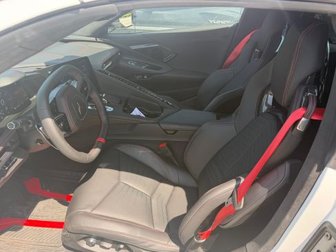 Used 2024 Chevrolet Corvette Stingray Premium Cpe w/ Stealth Interior Trim Package RWD image 9