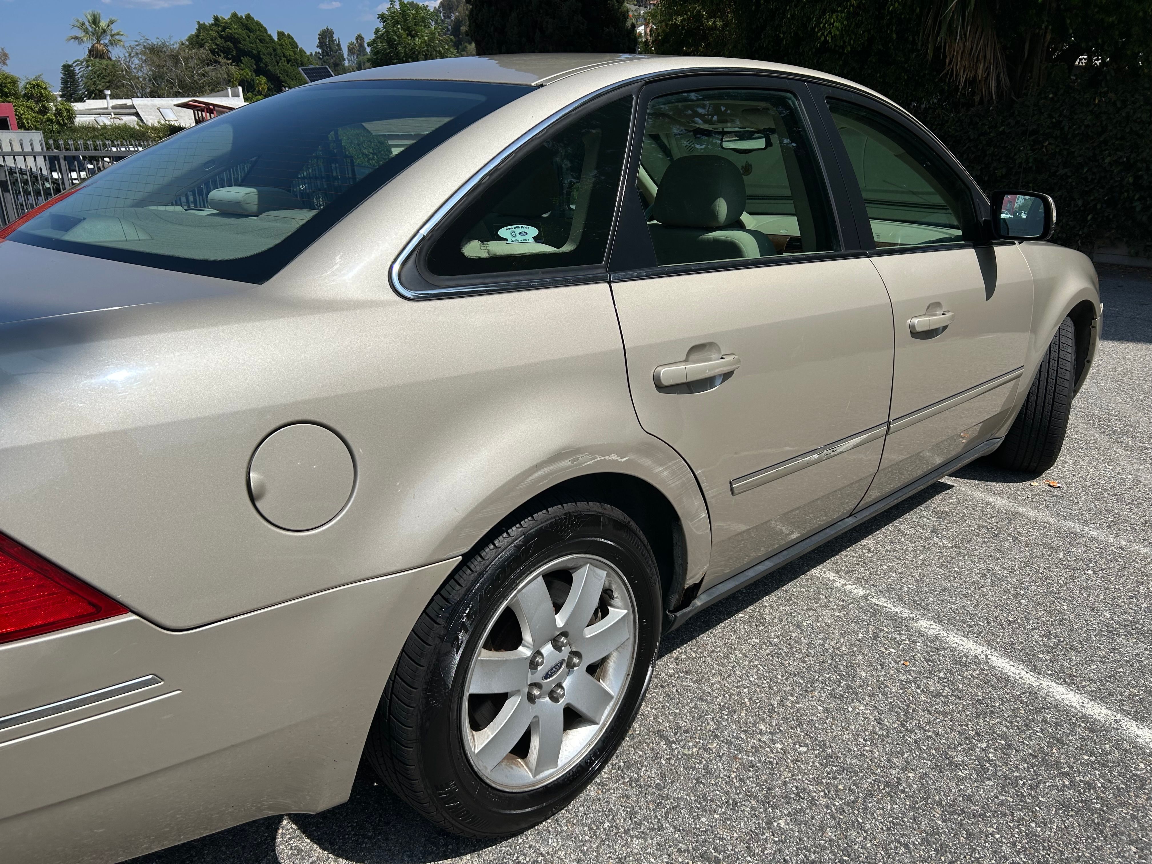 Used 2005 Ford Five Hundred SEL AWD/4WD image 9