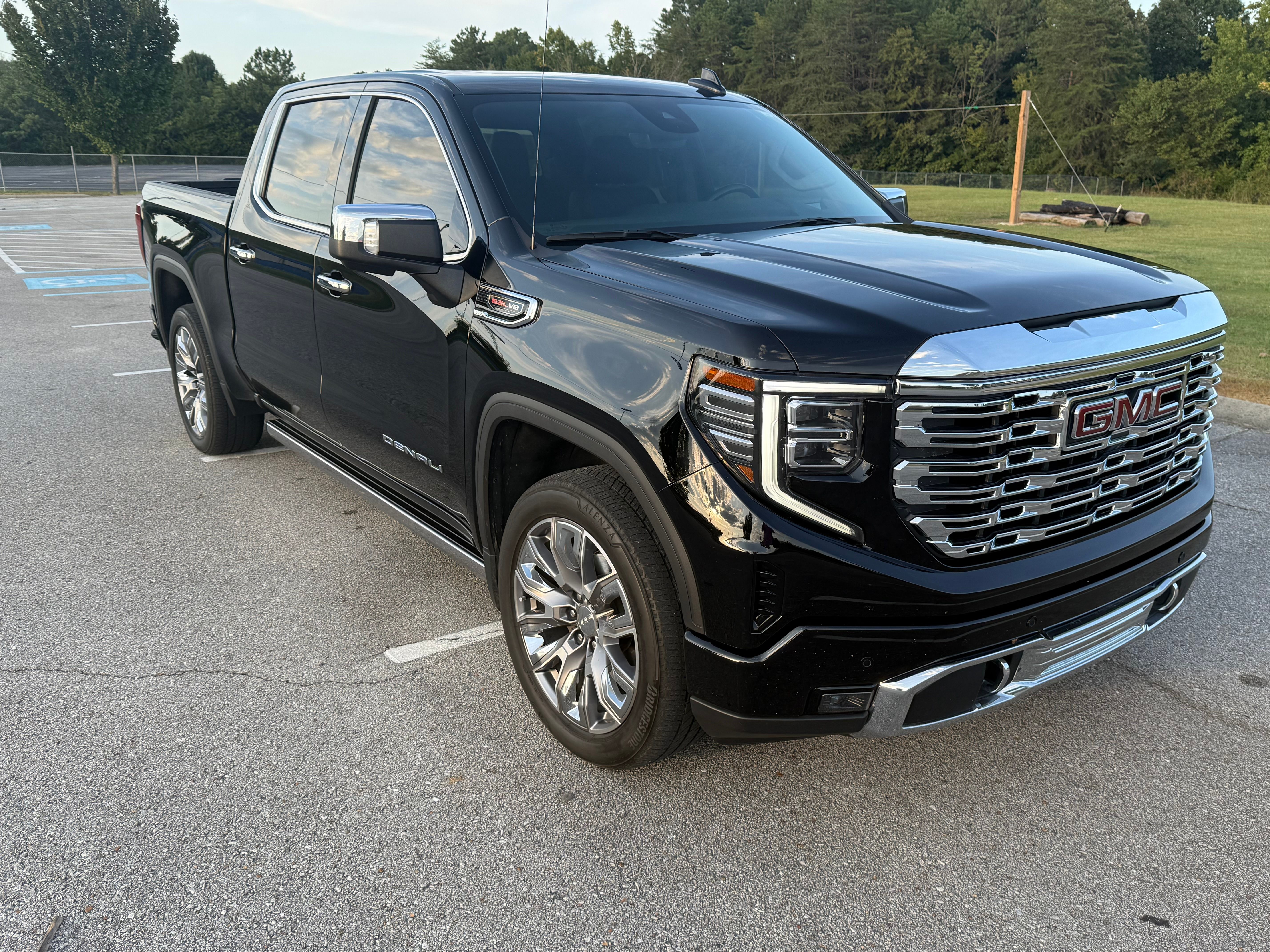Used 2024 GMC Sierra 1500 Denali AWD/4WD image 1