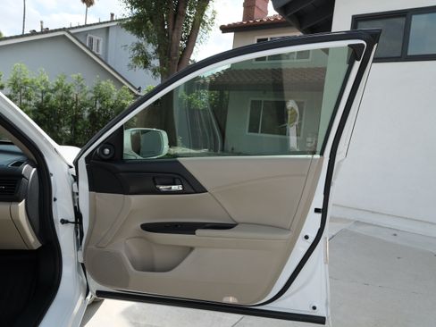 Used 2013 Honda Accord EX-L image 18