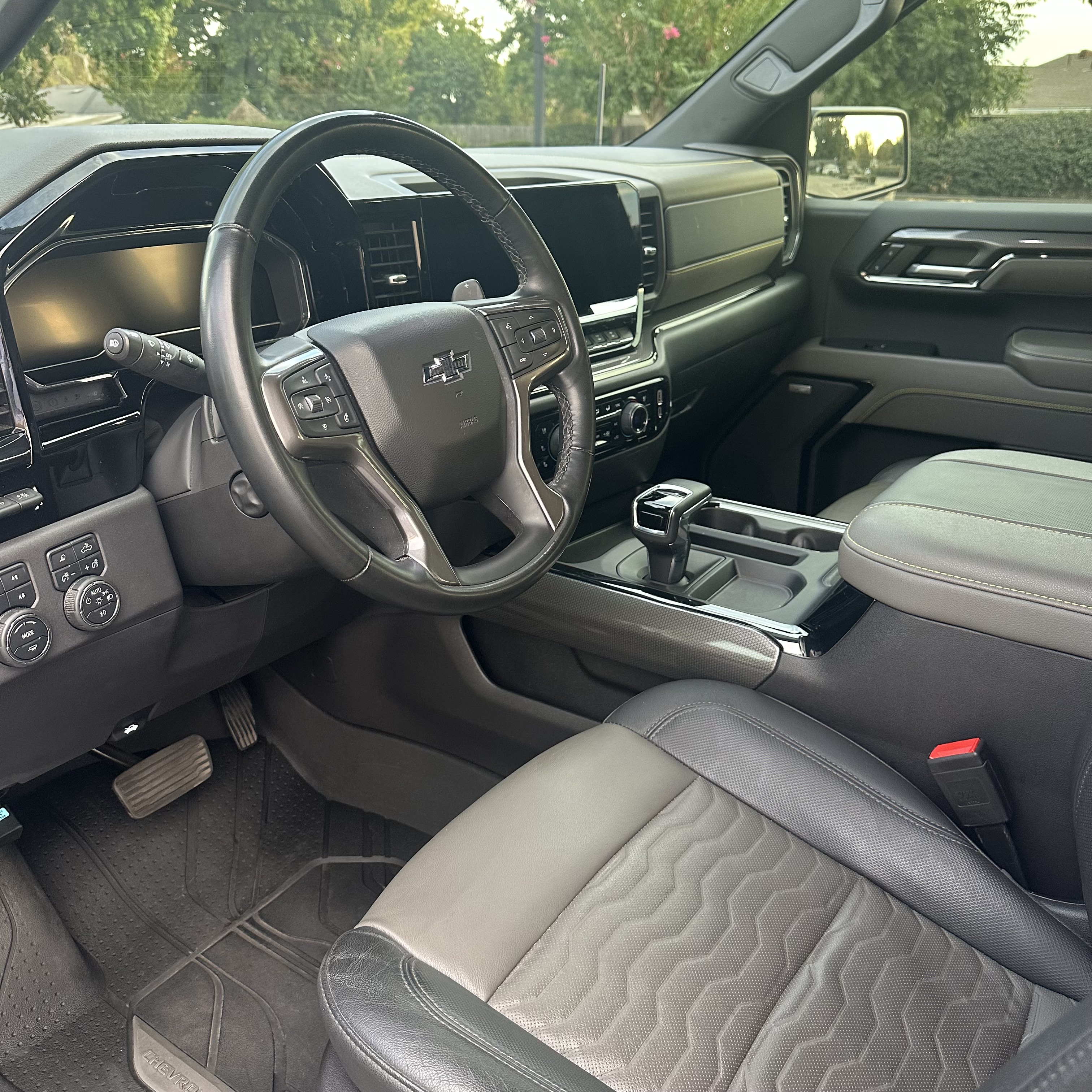 Used 2024 Chevrolet Silverado 1500 ZR2 w/ Technology Package AWD/4WD image 12